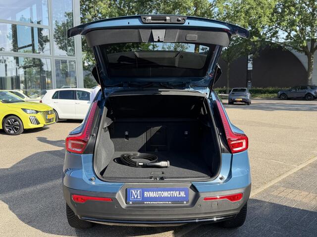 Volvo XC40 Recharge Core 70 kWh SOH: 96% VAN: 32.900,- VOOR: 30.877,- UW WKVOORDEEL: 2.023,- | DEALER ONDERHOUDEN | RIJKLAARPRIJS incl. 12mnd BOVAG