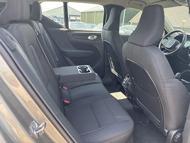 Volvo XC40 1.5 T2 Business Pro | Apple Carplay/Android | 2-zone Electronic Climate | Led | Navi