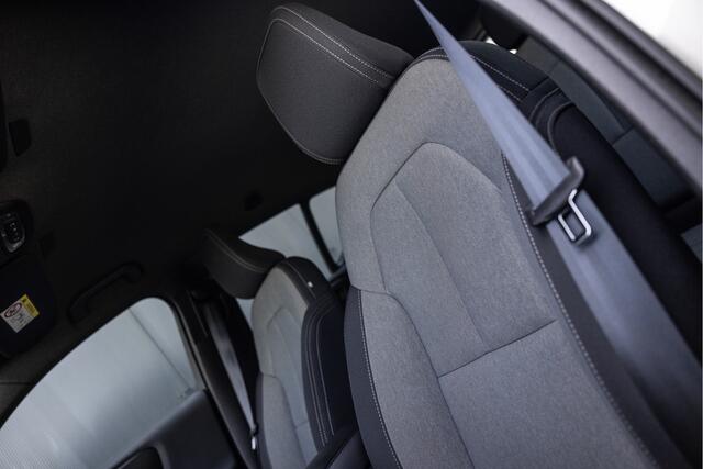 Volvo XC40 1.5 T4 Plug-in hybrid Core Bright | Camera | Carplay | LED