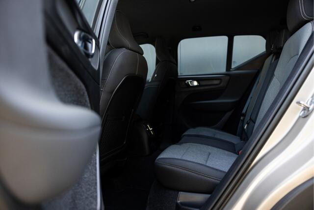 Volvo XC40 1.5 T4 Plug-in hybrid Core Bright | Camera | Carplay | LED