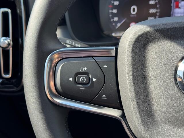 Volvo XC40 1.5 T4 Recharge Dark Plus - Navi - camera - Elec. stoelen - Pilot assist
