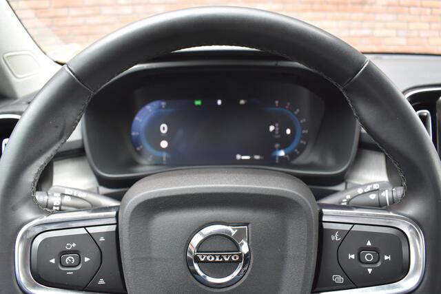 Volvo XC40 B3 177PK Core | Leder |