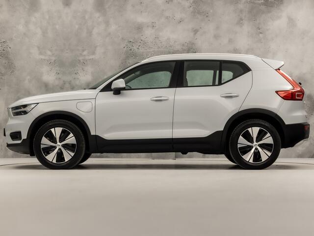 Volvo XC40 1.5 T5 Recharge Inscription 262Pk Automaat (APPLE CARPLAY, GROOT NAVI, LEDER, CAMERA, SPORTSTOELEN, KEYLESS, ELEK ACHTERKLEP, NIEUWSTAAT)