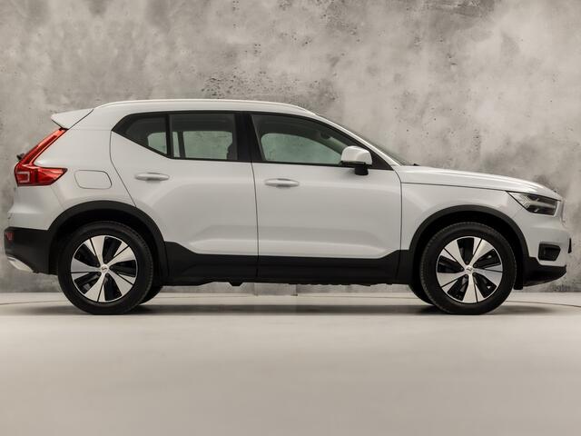 Volvo XC40 1.5 T5 Recharge Inscription 262Pk Automaat (APPLE CARPLAY, GROOT NAVI, LEDER, CAMERA, SPORTSTOELEN, KEYLESS, ELEK ACHTERKLEP, NIEUWSTAAT)