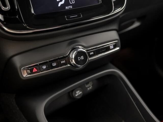 Volvo XC40 1.5 T5 Recharge Inscription 262Pk Automaat (APPLE CARPLAY, GROOT NAVI, LEDER, CAMERA, SPORTSTOELEN, KEYLESS, ELEK ACHTERKLEP, NIEUWSTAAT)
