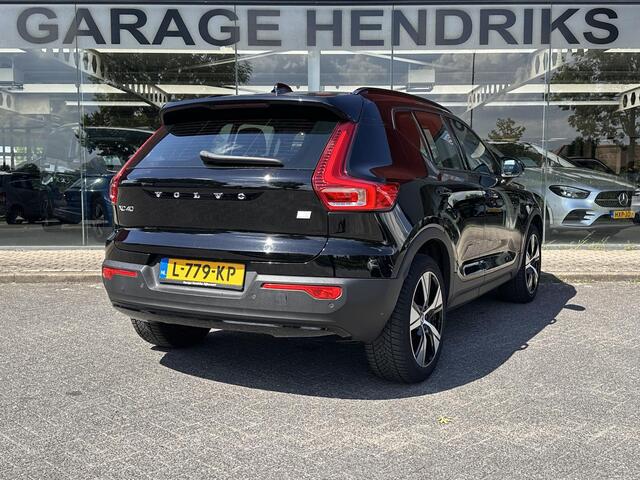 Volvo XC40 Recharge P8 AWD R-Design | SOH: 94,9% | Semi Elektr. Trekhaak | Dealer Onderhouden | Camera | Addaptive CC | Blindspot Detectie |