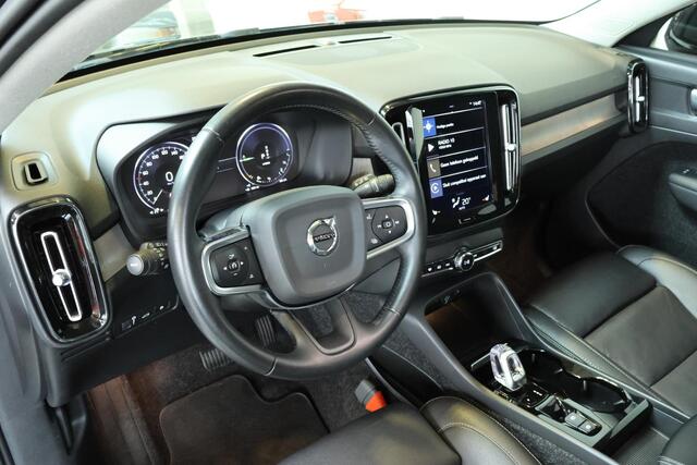Volvo XC40 T5 Twin Engine Inscription | Stoelverwarming | Parkeersensoren voor + achter | Parkeercamera | Volvo on Call | Navigatie | Lederen bekleding | 1ste Eigenaar | Dealeronderhouden |