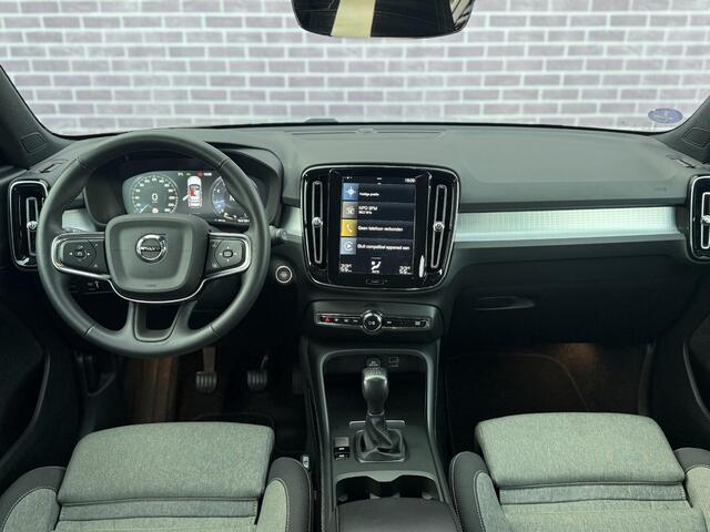 Volvo XC40 1.5 T2 Momentum Business | LED | Keyless Entry/Start | parkeercamera | Parkeersensoren voor+achter | Adaptieve cruise control | Apple CarPlay/Android Auto |