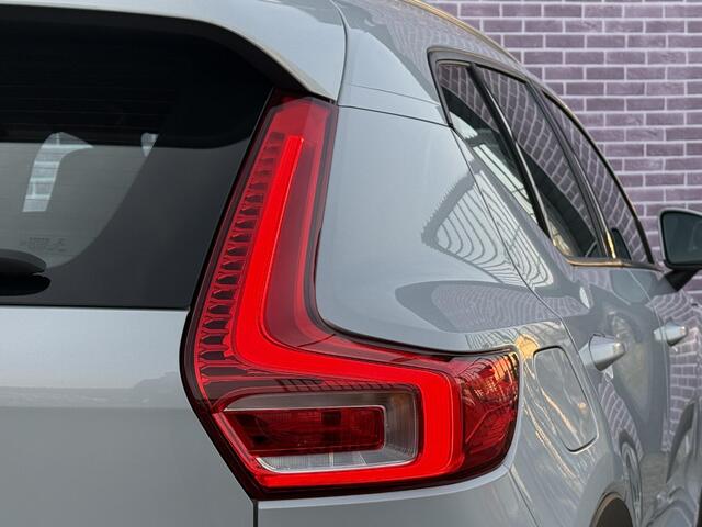 Volvo XC40 1.5 T2 Momentum Business | LED | Keyless Entry/Start | parkeercamera | Parkeersensoren voor+achter | Adaptieve cruise control | Apple CarPlay/Android Auto |