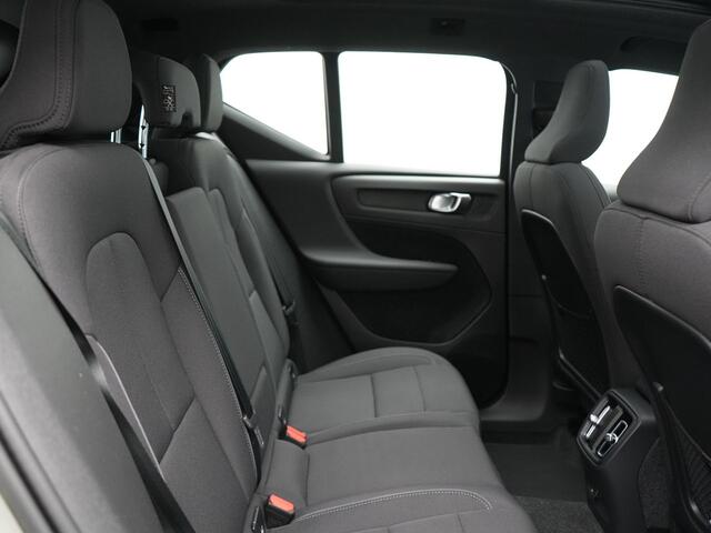 Volvo XC40 Ultimate Recharge Pure 69kWh 231pk Dealer O.H. | Panodak | Warmtepomp | Adaptive Cruise | 360 Camera | Harman / Kardon | Sportstoelen Memory & Verwarmd | Keyless | Blis | Apple Carplay | Google Assistent | DAB |