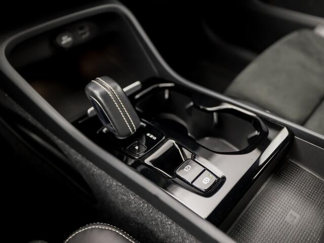 Volvo XC40 1.5 T5 Recharge R-Design 262Pk Automaat (APPLE CARPLAY, GROOT NAVI, LEDER/ALCANTARA, CAMERA, SPORTSTOELEN, ELEK ACHTERKLEP, TREKHAAK, NIEUWSTAAT)
