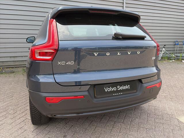 Volvo XC40 2.0 B4 Plus Dark / Elektr. verstelb. voorstoelen / Harman/Kardon / Achteruitrijcamera /