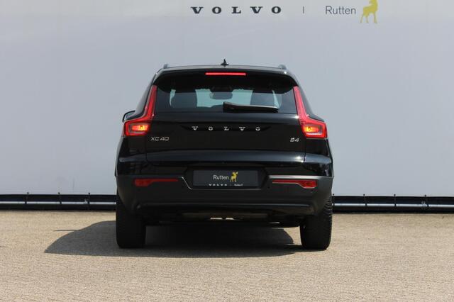 Volvo XC40 B4 211PK Automaat Plus Dark Semi elektrisch wegklapbare trekhaak / Google infotainment / Adaptieve Cruise Control / Verwarmbare voorruit