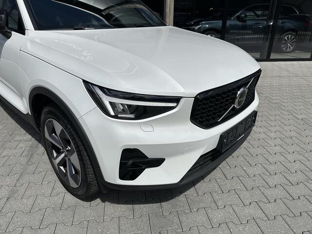 Volvo XC40 2.0 B4 Plus Dark H&K|ACC|cam|LED|
