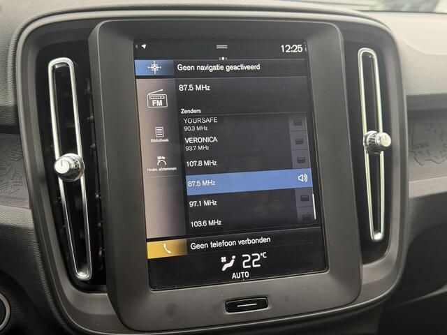 Volvo XC40 BWJ 2022 | 1.5 130PK T2 Momentum Core | TREKHAAK | CAMERA A | CLIMA | NAVI | PDC | CARPLAY |