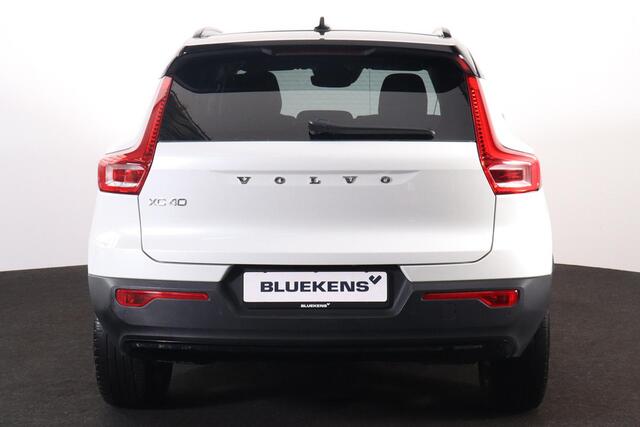 Volvo XC40 T5 Recharge Inscription - IntelliSafe Assist & Surround - Adaptieve LED koplampen - Parkeercamera achter - Verwarmde voorstoelen & stuur - Parkeersensoren voor & achter - Elektr. bedienb. voorstoelen met geheugen links - Draadloze tel. lader - Extra getin