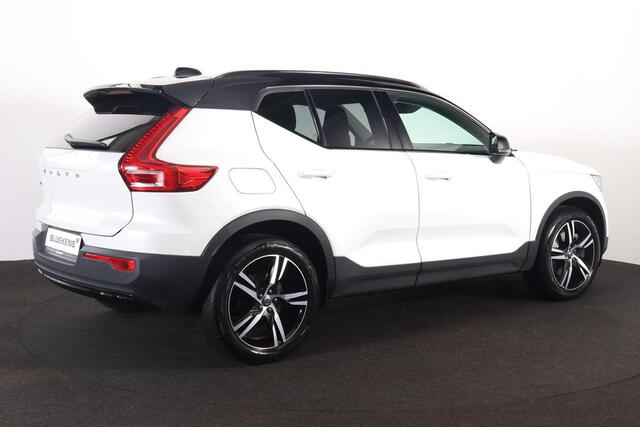 Volvo XC40 T5 Recharge Inscription - IntelliSafe Assist & Surround - Adaptieve LED koplampen - Parkeercamera achter - Verwarmde voorstoelen & stuur - Parkeersensoren voor & achter - Elektr. bedienb. voorstoelen met geheugen links - Draadloze tel. lader - Extra getin