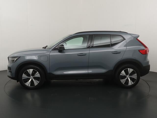 Volvo XC40 1.5 T5 Ultra Dark | Camera | Elektrische Achterklep | Stuurverwarming | Voor en Achter Stoelverwarming | All Season banden | Draadloos oplader | Elektrische Voorstoelen Met Geheugen | Bliss |