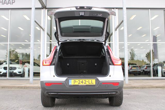 Volvo XC40 232PK Automaat Recharge Pro | 360 Camera | Adapt. Cruise | H&K Audio | 20" LMV | Verw. Voorstoelen & stuurwiel | Elektrisch verstelbare voorstoelen