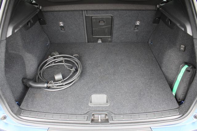 Volvo XC40 Recharge 408PK Automaat P8 AWD R-Design | El. Stoelen + Geheugen | PDC Camera | Verw. Voorstoelen & Stuurwiel | Keyless |