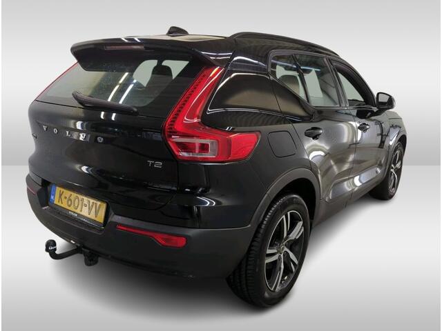 Volvo XC40 1.5 T2 130PK R-Design / Trekhaak / 1/2 Leder / Airco-ecc./ Navigatie / Stoelverwarming / Pdc./