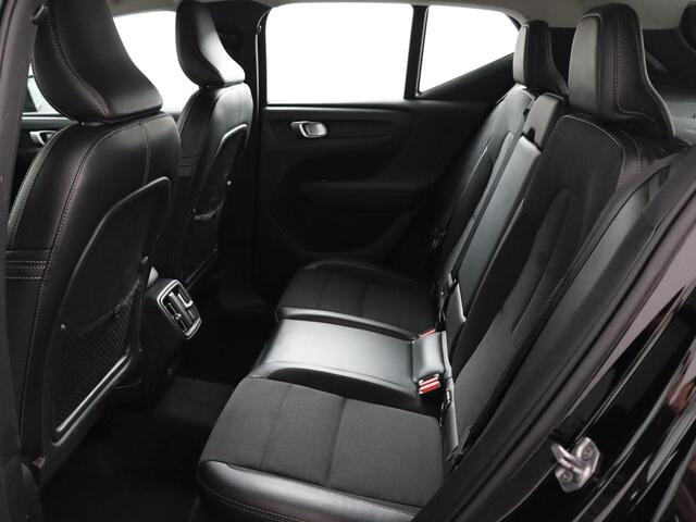 Volvo XC40 1.5 T3 Momentum Automaat | LED | Camera | Navigatie!