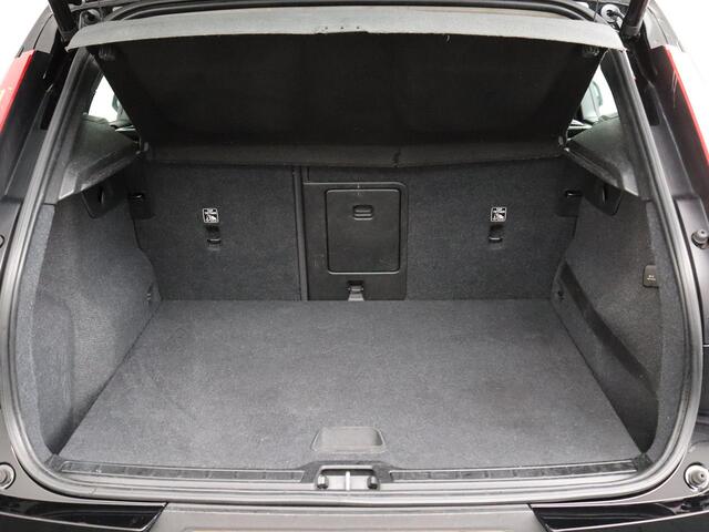 Volvo XC40 1.5 T3 Momentum Automaat | LED | Camera | Navigatie!