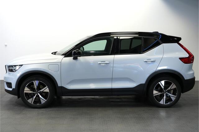 Volvo XC40 1.5 T4 Recharge 155kW/211pk DCT7 R-Design LEER/ALCANTARA + ADAPT.CRUISE + NAVI SENSUS + LANE ASSIST + PILOT ASSIST + STOEL-&STUURVERWARMING + CAMERA + KEYLESS ENTRY&GO + EL.TREKHAAK + PARKSENSOREN V&A + 19" LM-VELGEN!!