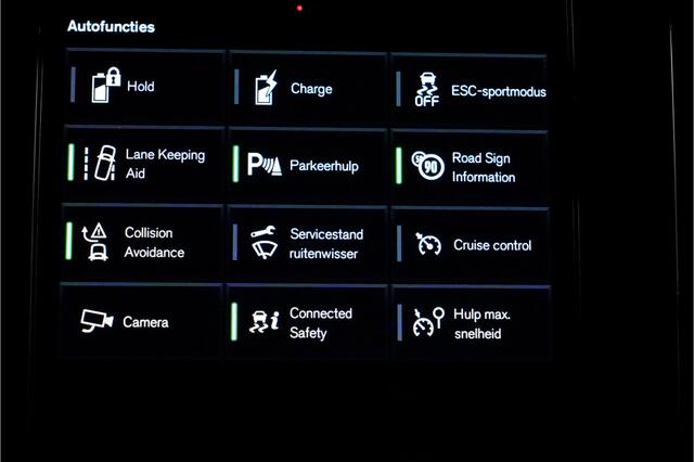 Volvo XC40 1.5 T4 Recharge 155kW/211pk DCT7 R-Design LEER/ALCANTARA + ADAPT.CRUISE + NAVI SENSUS + LANE ASSIST + PILOT ASSIST + STOEL-&STUURVERWARMING + CAMERA + KEYLESS ENTRY&GO + EL.TREKHAAK + PARKSENSOREN V&A + 19" LM-VELGEN!!