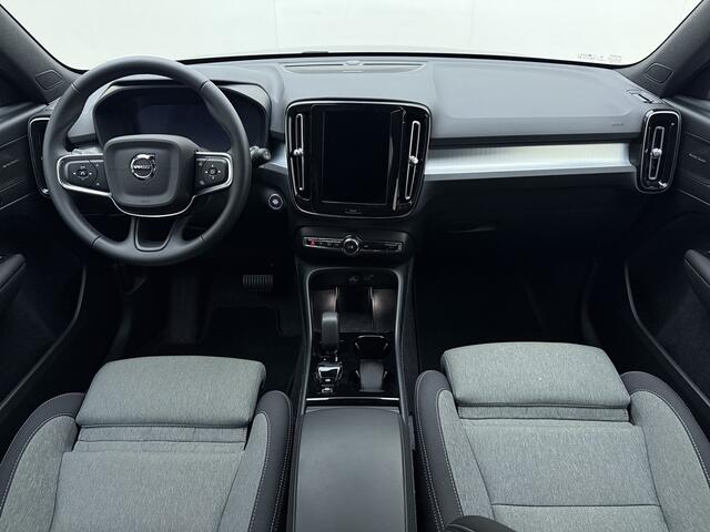 Volvo XC40 B3 177pk Plus Black Edition / Harman en kardon audio / Stoel/- en stuurverwarming / Elektrisch verstelbare stoelen /