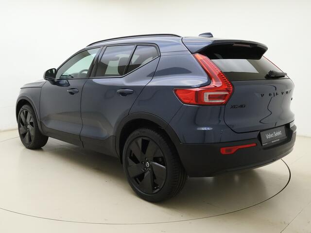 Volvo XC40 B3 177pk Plus Black Edition / Harman en kardon audio / Stoel/- en stuurverwarming / Elektrisch verstelbare stoelen /