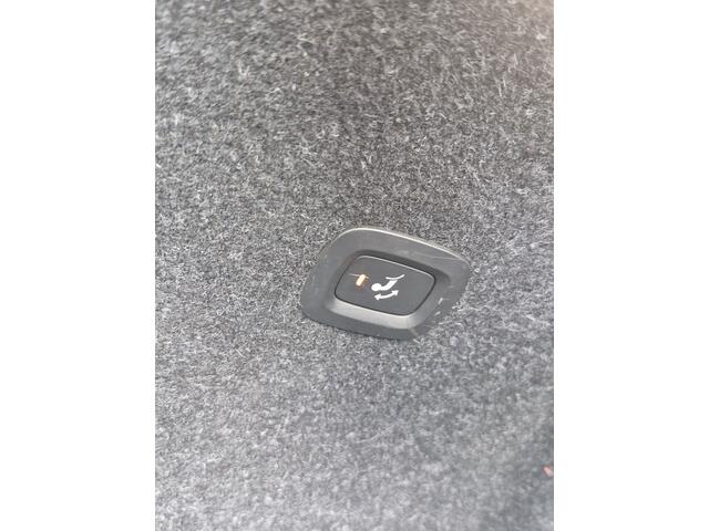 Volvo XC40 T3 R-Design elektrisch verstelb. stoel | Intelli safe | elektr. haak | camera |