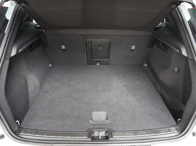 Volvo XC40 1.5 T5 Recharge R-Design Trekhaak wegklapbaar Panoramadak 232