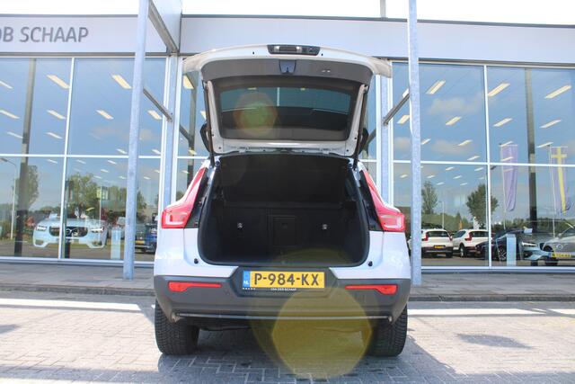 Volvo XC40 232PK Recharge Plus | Adapt. Cruise | BLIS | Warmtepomp | Camera + PDC | 20" LMV | Getint glas |