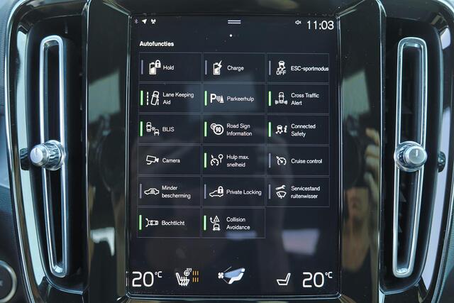 Volvo XC40 T4 Recharge Core Bright - IntelliSafe Assist & Surround - Parkeercamera achter - Verwarmde voorstoelen & stuur - Parkeersensoren voor & achter - Draadloze tel. lader - Extra getint glas - Inklapbare trekhaak - 19' LMV