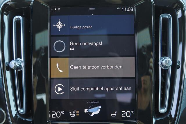 Volvo XC40 T4 Recharge Core Bright - IntelliSafe Assist & Surround - Parkeercamera achter - Verwarmde voorstoelen & stuur - Parkeersensoren voor & achter - Draadloze tel. lader - Extra getint glas - Inklapbare trekhaak - 19' LMV