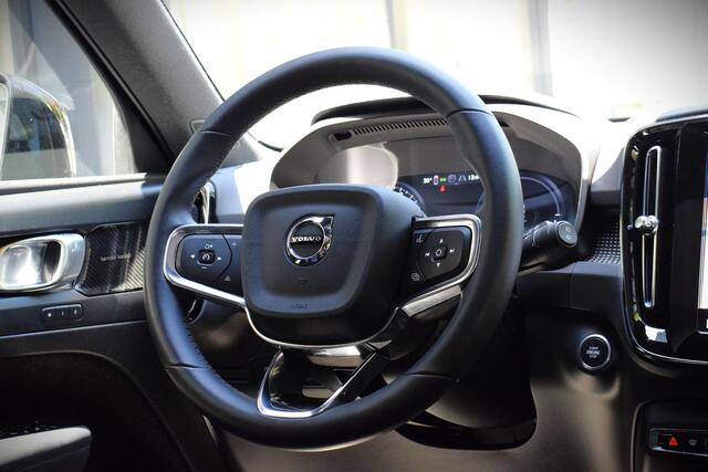 Volvo XC40 1.5 T5 PHEV R-Design met PANORAMA|TREKHAAK|LEDER|