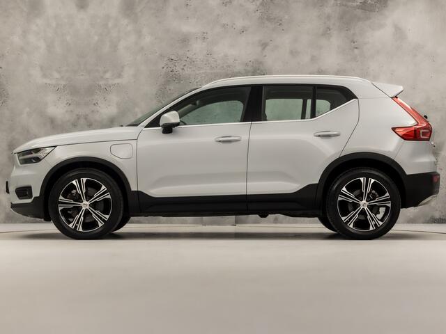 Volvo XC40 1.5 T4 Recharge Inscription 211Pk Automaat (APPLE CARPLAY, GROOT NAVI, MEMORY SEATS, LEDER, SPORTSTOELEN, KEYLESS, STOELVERWARMING, CAMERA, ELEK ACHTERKLEP, NIEUWSTAAT)