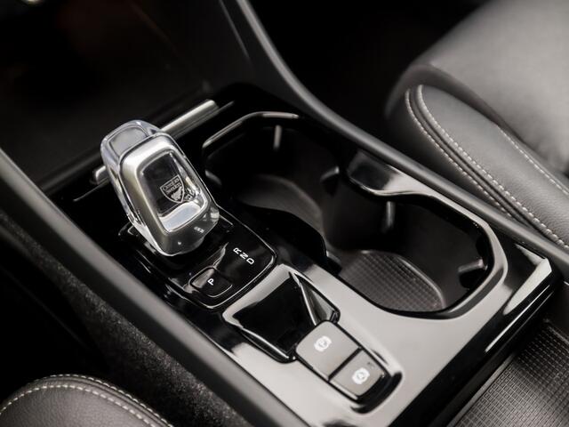 Volvo XC40 1.5 T4 Recharge Inscription 211Pk Automaat (APPLE CARPLAY, GROOT NAVI, MEMORY SEATS, LEDER, SPORTSTOELEN, KEYLESS, STOELVERWARMING, CAMERA, ELEK ACHTERKLEP, NIEUWSTAAT)