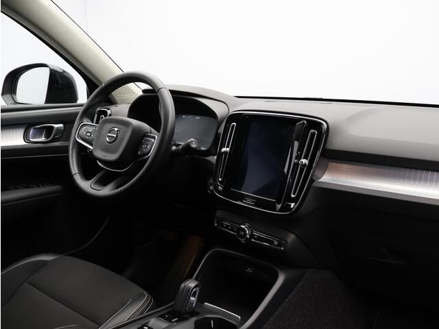 Volvo XC40 2.0 T4 Momentum / Adaptive Cruise / BLIS / Parkeercamera / Parkeersensoren V+A / All-Seasonbanden /