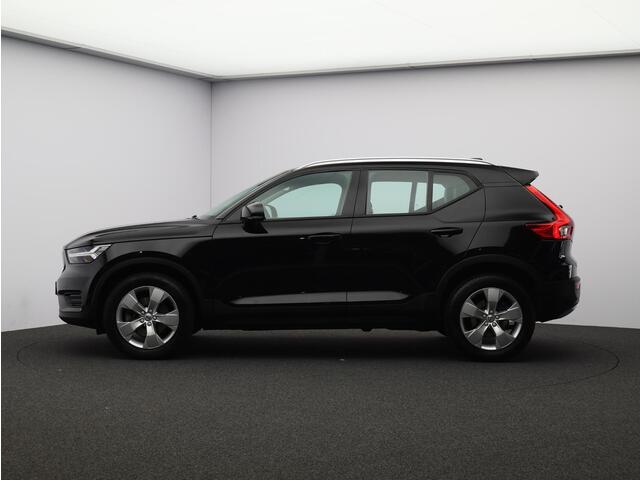 Volvo XC40 2.0 T4 Momentum / Adaptive Cruise / BLIS / Parkeercamera / Parkeersensoren V+A / All-Seasonbanden /