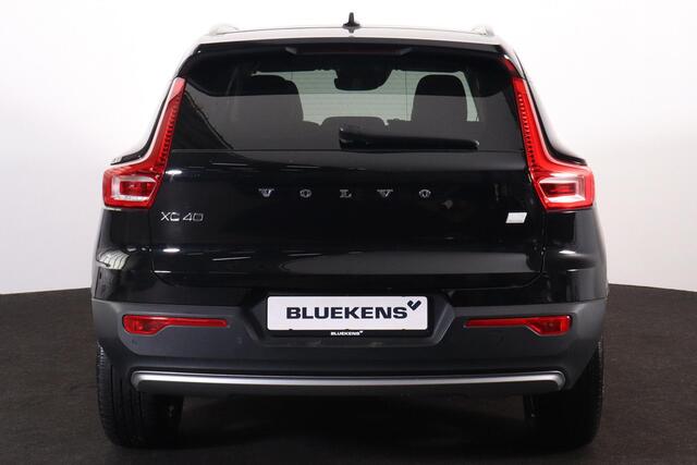 Volvo XC40 T5 Recharge Inscription - Panorama/schuifdak - IntelliSafe Assist - Adaptieve LED koplampen - Parkeercamera achter - Parkeersensoren voor & achter - Extra getint glas - 19' LMV