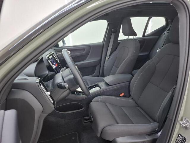 Volvo XC40 Single Motor Extended Range Ultimate 82 kWh | SOH:96% | Trekhaak | Adaptive Cruise | Schuif/kantel panoramadak | Stoel/stuur verwarming | Power Seats | Memory | DAB | Harman/Kardon |