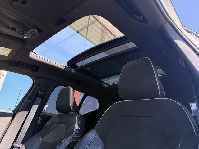 Volvo XC40 2.0 T5 AWD R-Design | Harman Kardon | Pano | ACC | Achteruitrijcamera | Stoelverwarming |