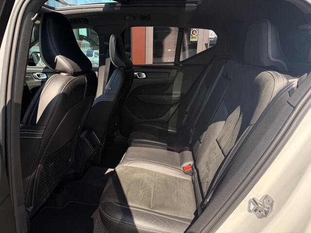 Volvo XC40 2.0 T5 AWD R-Design | Harman Kardon | Pano | ACC | Achteruitrijcamera | Stoelverwarming |