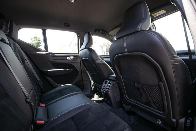 Volvo XC40 Recharge P8 AWD R-Design | 360 cam | two-tone | Apple / Android | Ad. Cruise