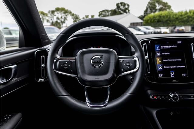 Volvo XC40 1.5 T4 Plug-in hybrid Core Bright | Keyless | Achteruitrijcamera | Apple Carplay