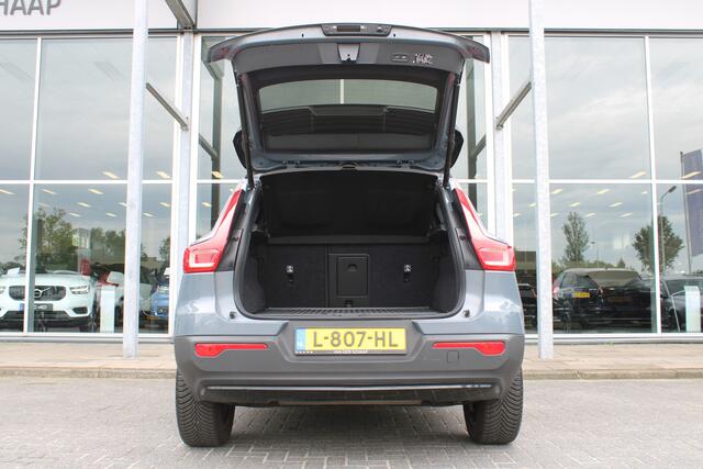 Volvo XC40 T4 211PK Automaat Recharge R-Design Expression | Schuif/kanteldak | Trekhaak | Adapt. Cruise | Camera + PDC | DAB | Verw. Voorruit |