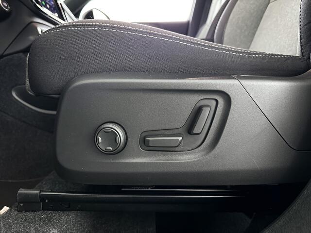 Volvo XC40 B4 Plus Dark | Parkeercamera | Harman Kardon | Stoel- en stuurverwarming | Trekhaak