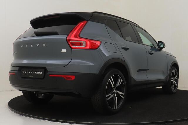 Volvo XC40 T4 RECHARGE R-DESIGN *VOL!* -PANO.DAK|HARMAN/KARDON|360°CAM|POWER-SEATS|STANDKACHEL|BLIS|PRIVACY.GLAS|VERW.VOORRUIT|INDUC.LADEN|19"|SoH:90%